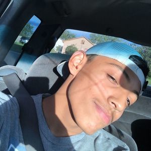 Meet your Posher, Larrie